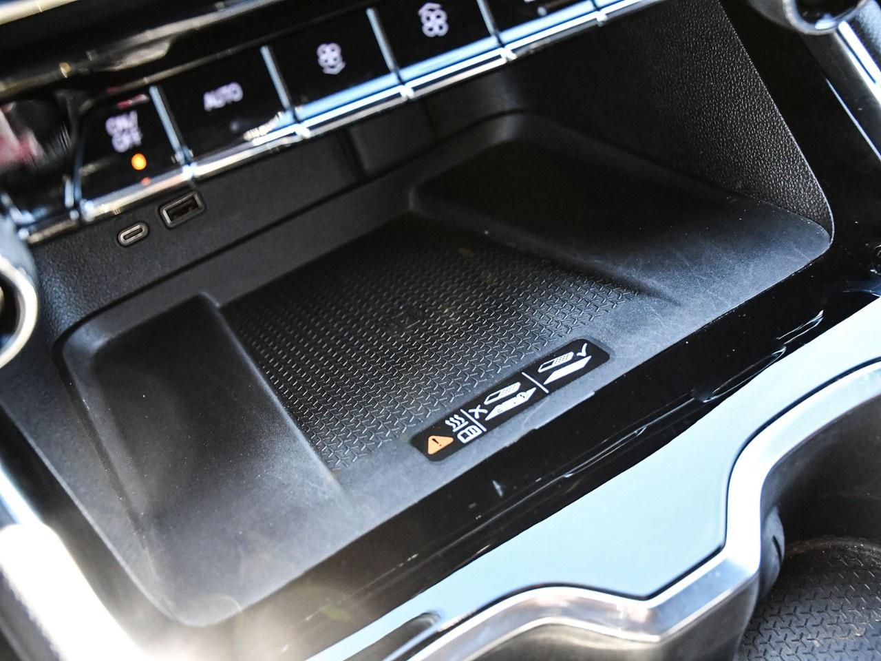 2024 Chevrolet Traverse AWD 4dr RS Photo