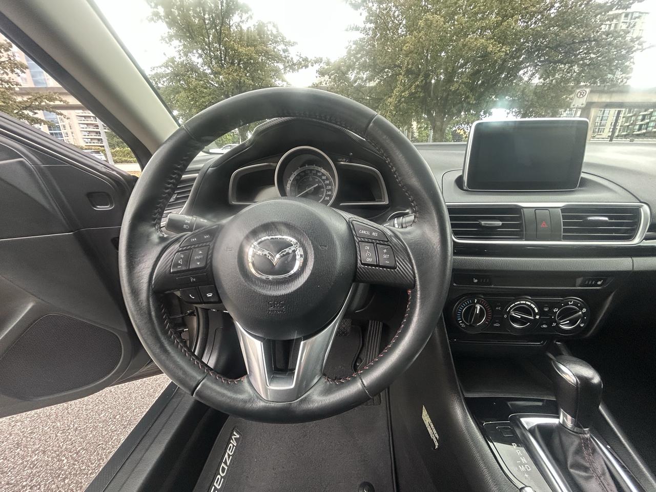 2014 Mazda MAZDA3 GS-SKY Photo