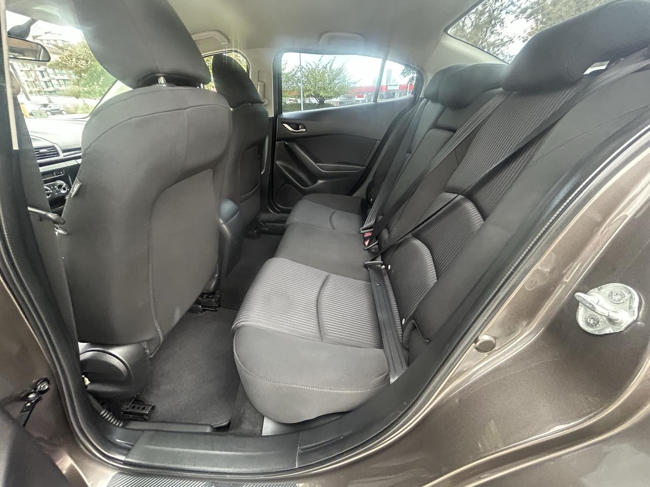 2014 Mazda MAZDA3 GS-SKY Photo