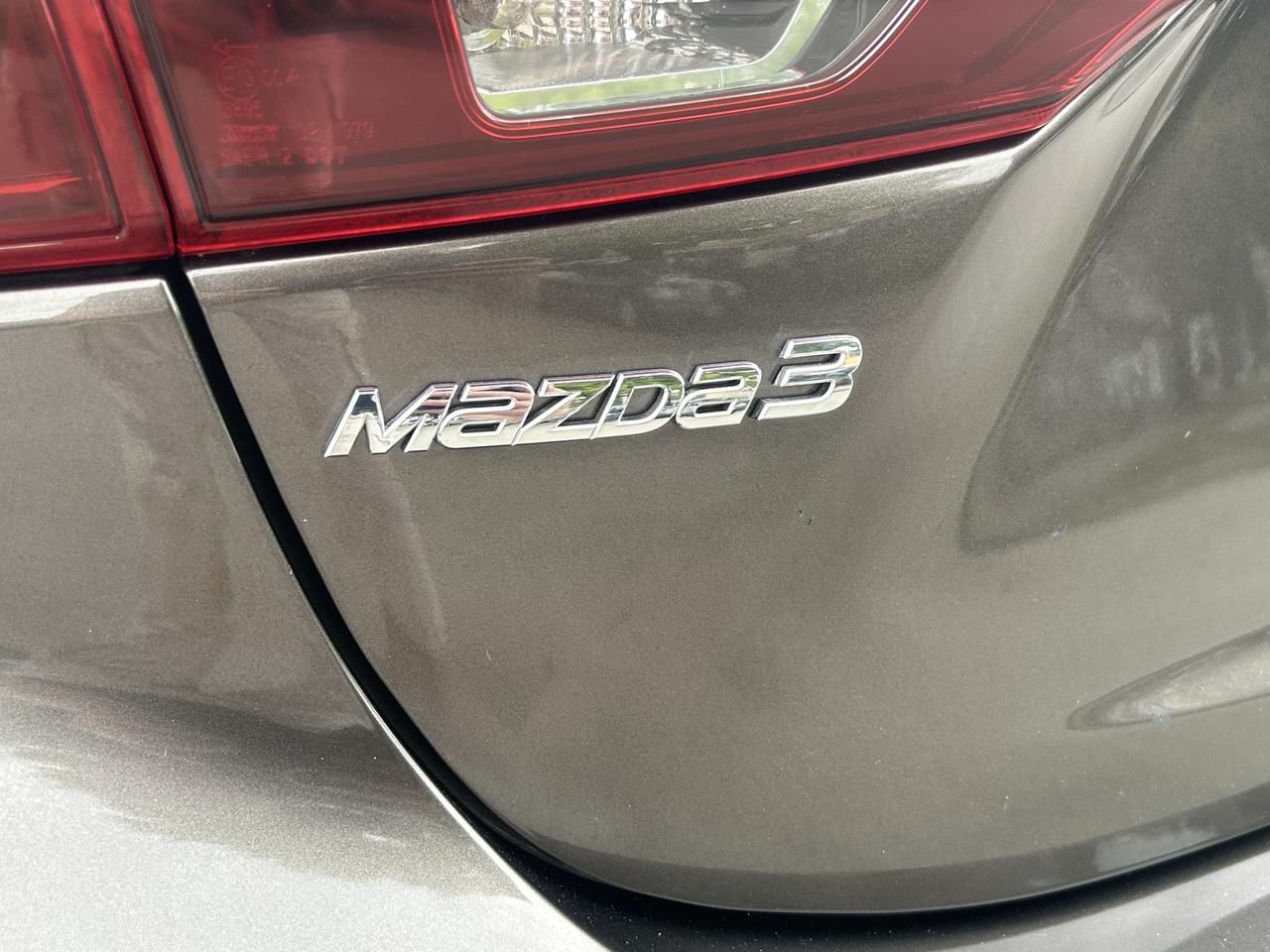2014 Mazda MAZDA3 GS-SKY - Photo #16