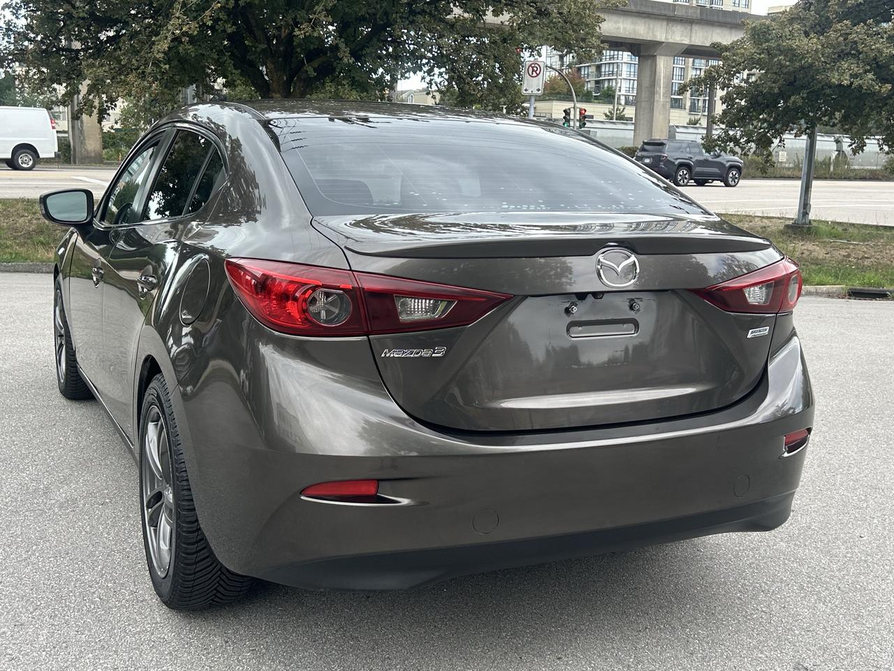 2014 Mazda MAZDA3 GS-SKY Photo