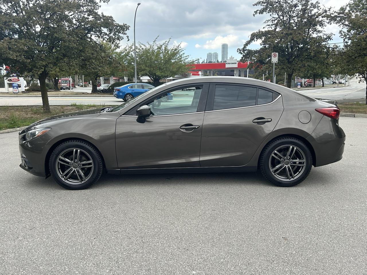 2014 Mazda MAZDA3 GS-SKY Photo