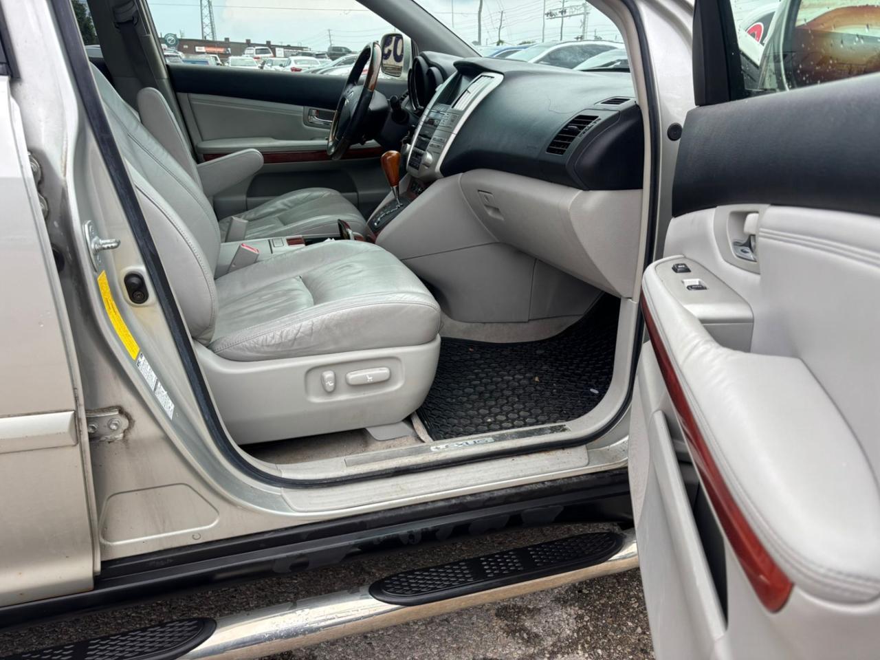 2004 Lexus RX Navi, Sunroof, DVD Photo