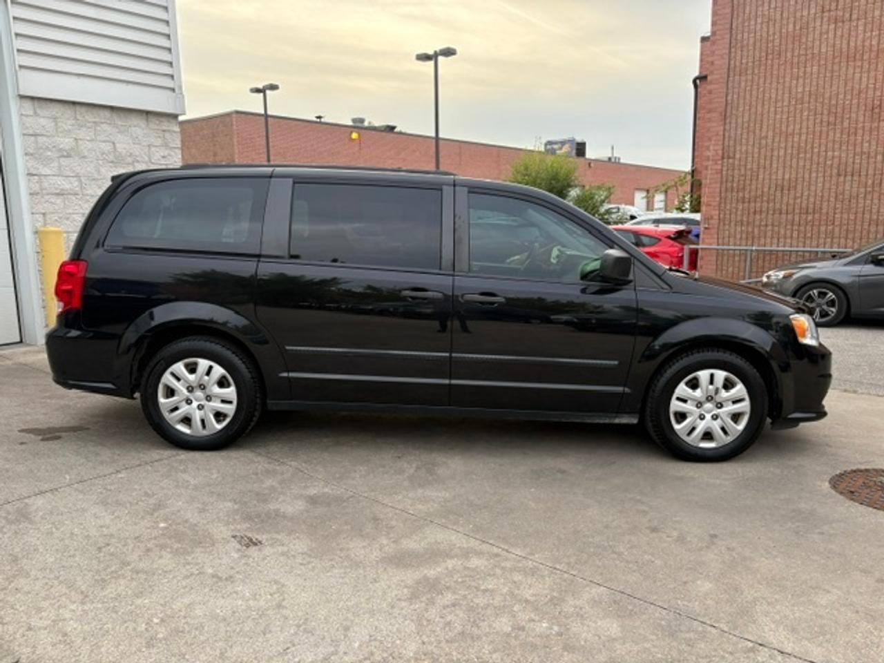 2016 Dodge Grand Caravan ONLY 85,000KM-1 OWNER-CERTIFIED-WE FINANCE!! Photo
