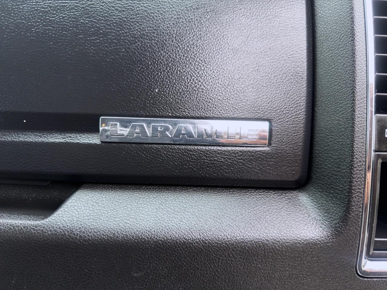 2017 RAM 1500 4WD Crew Cab 140.5" Laramie Photo