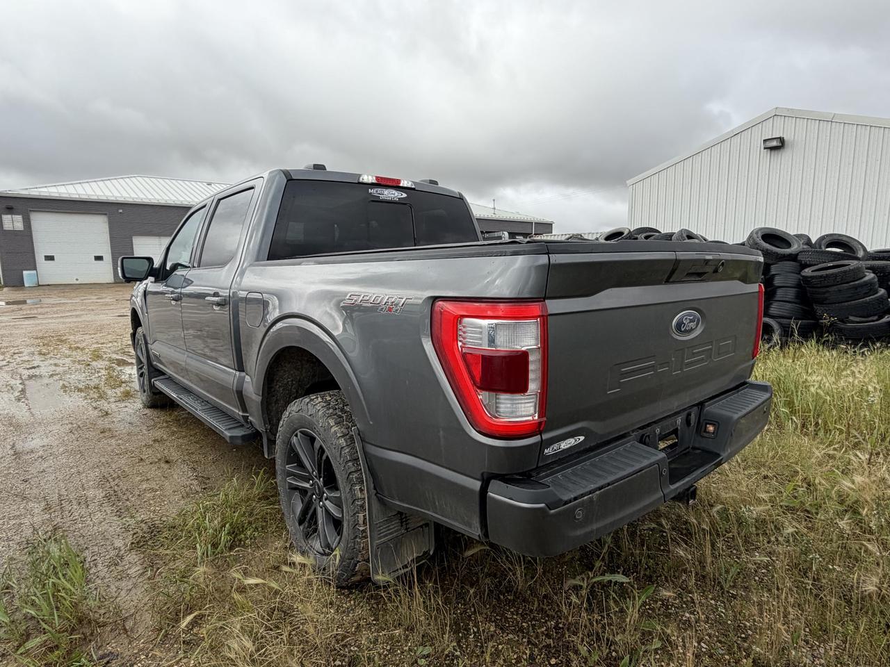 2023 Ford F-150 LARIAT 3.5L POWERBOOST 502A+ Photo3