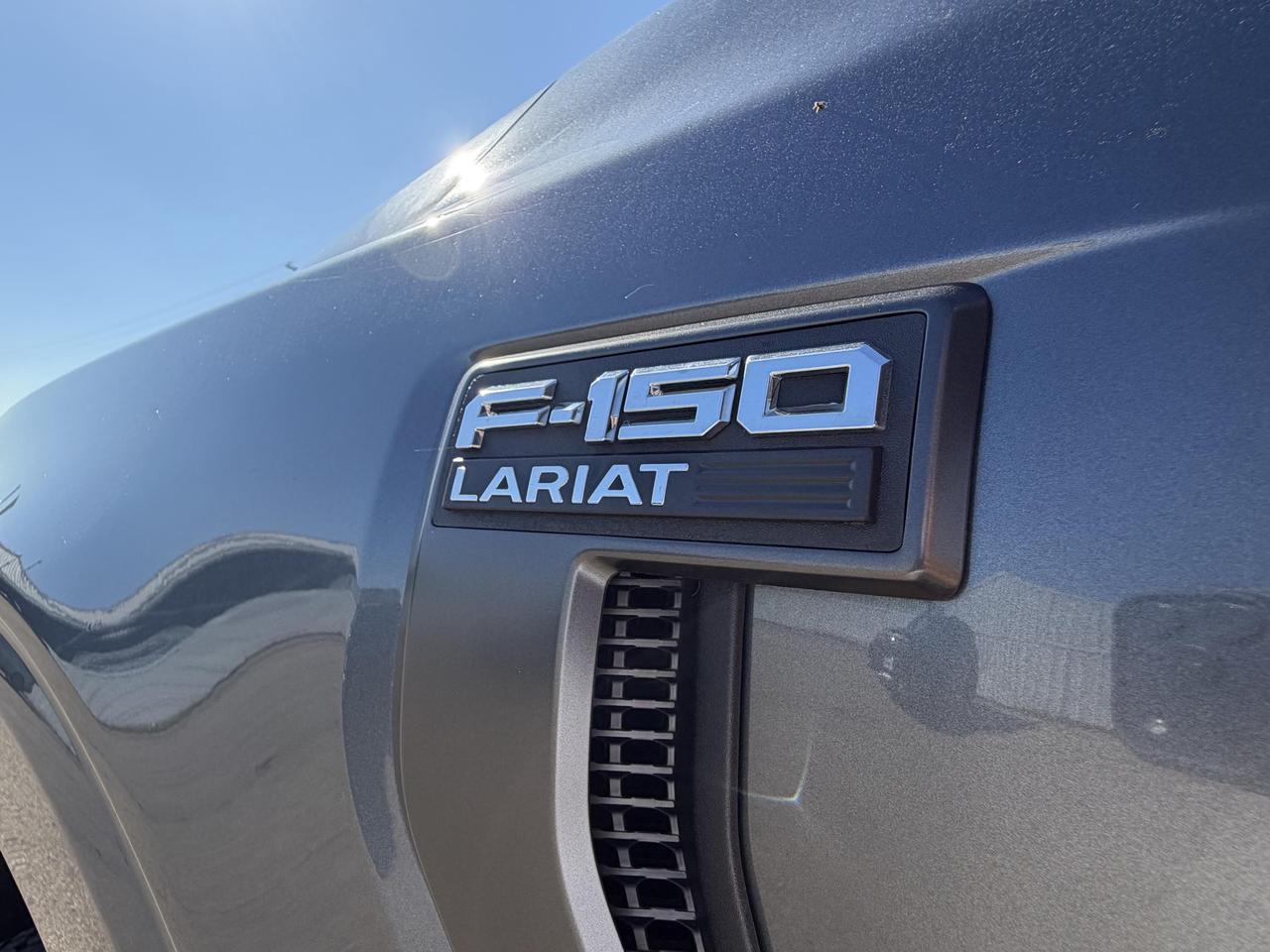 2023 Ford F-150 LARIAT 3.5L POWERBOOST 502A+ Photo3