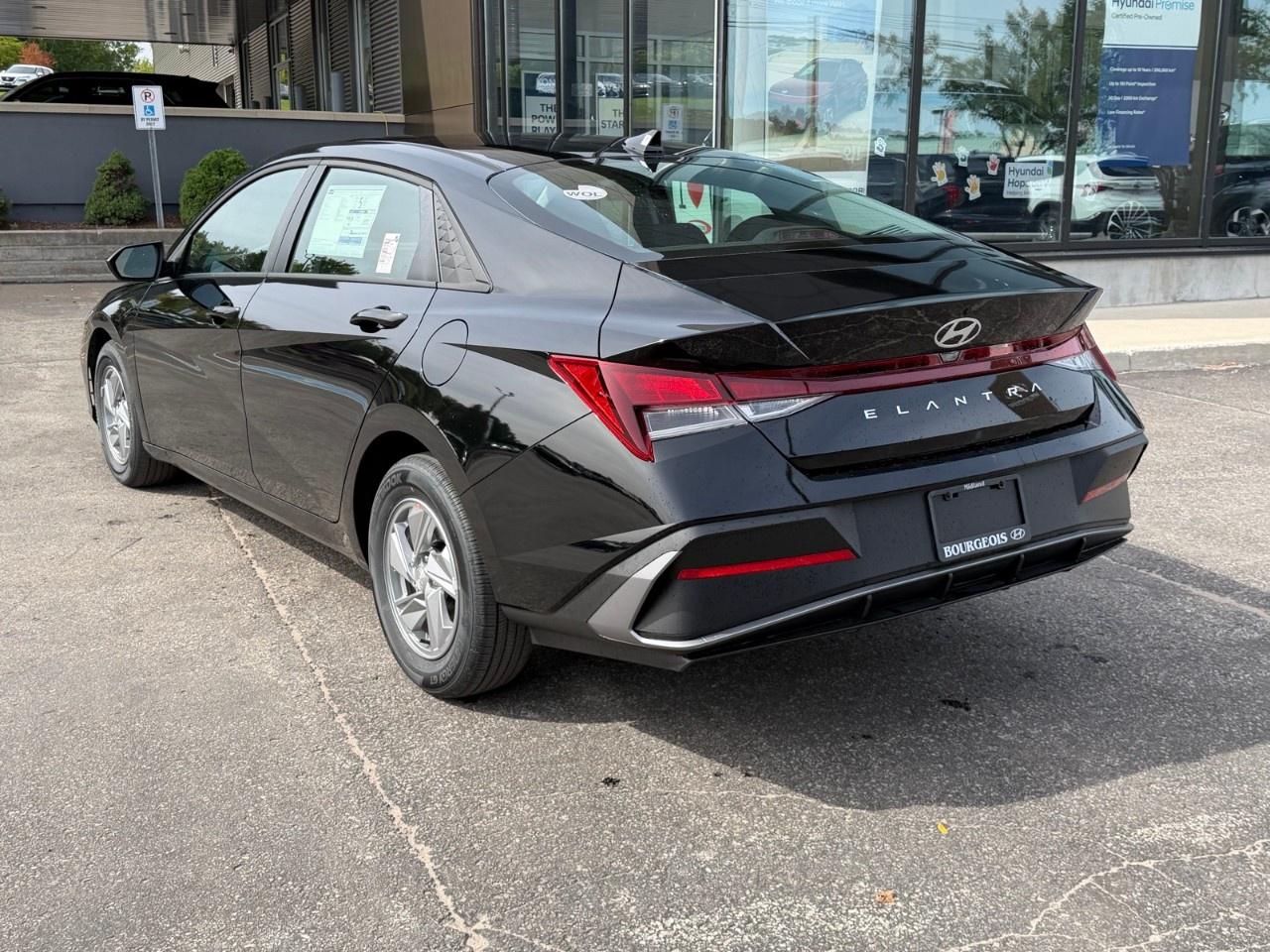 2026 Hyundai Elantra Essential IVT Photo