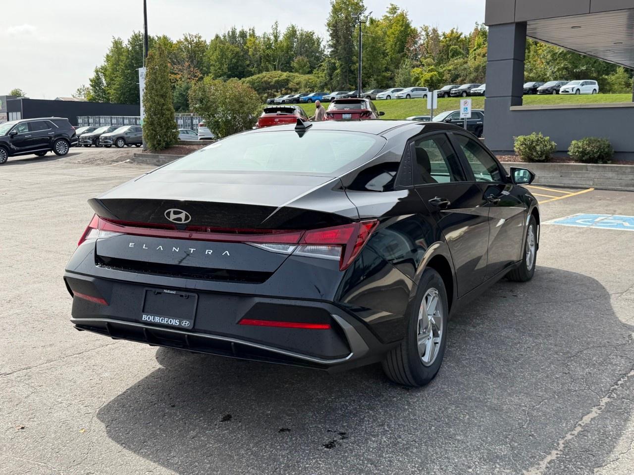 2026 Hyundai Elantra Essential IVT Photo