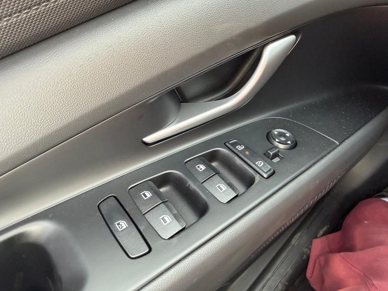 2026 Hyundai Elantra Essential IVT Photo