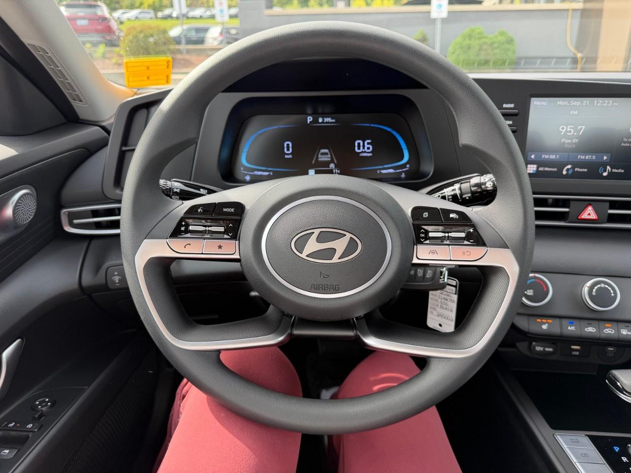 2026 Hyundai Elantra Essential IVT Photo