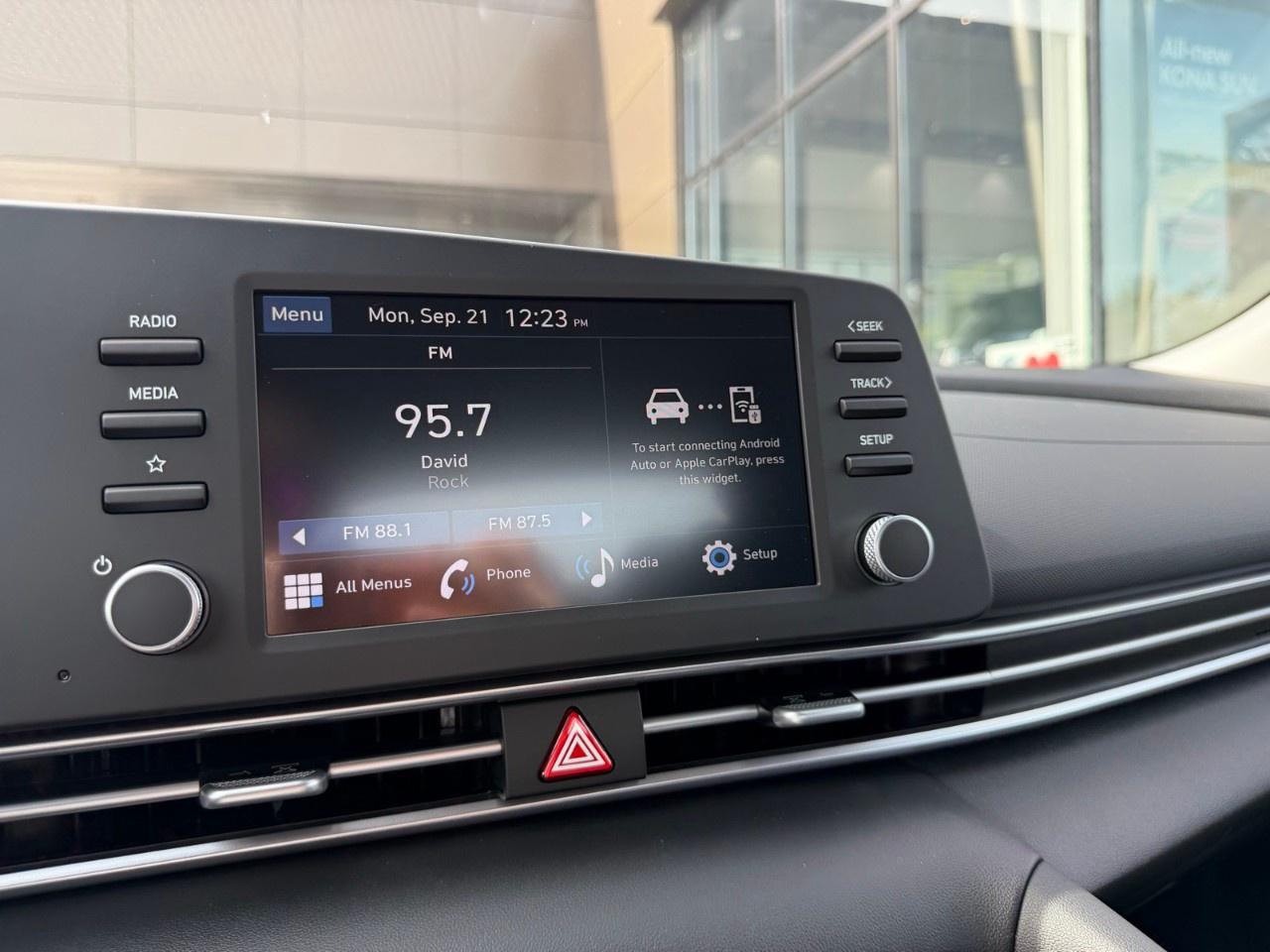 2026 Hyundai Elantra Essential IVT Photo