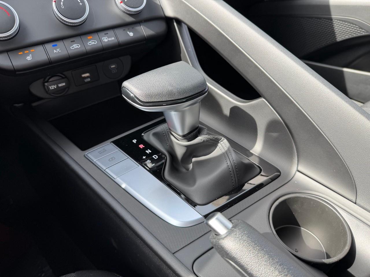 2026 Hyundai Elantra Essential IVT Photo