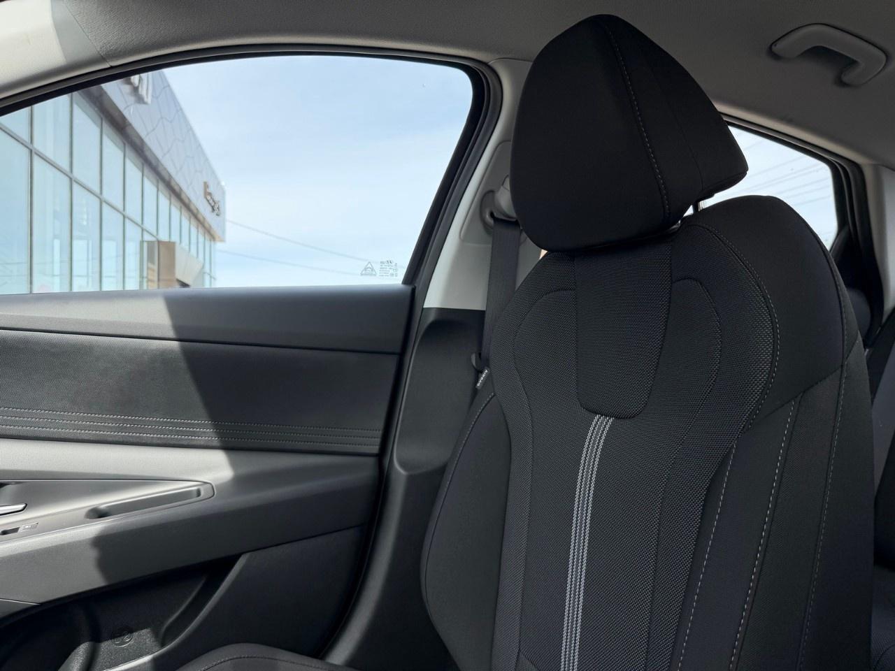 2026 Hyundai Elantra Essential IVT Photo