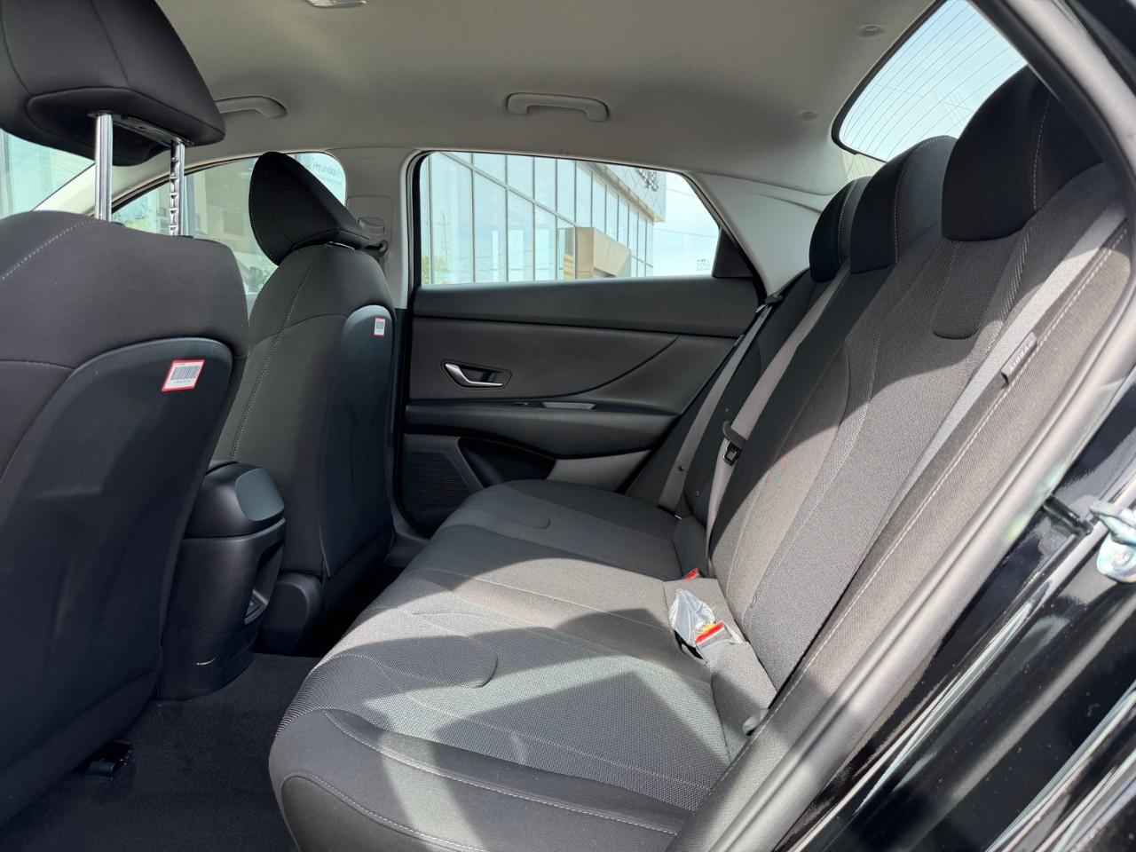 2026 Hyundai Elantra Essential IVT Photo