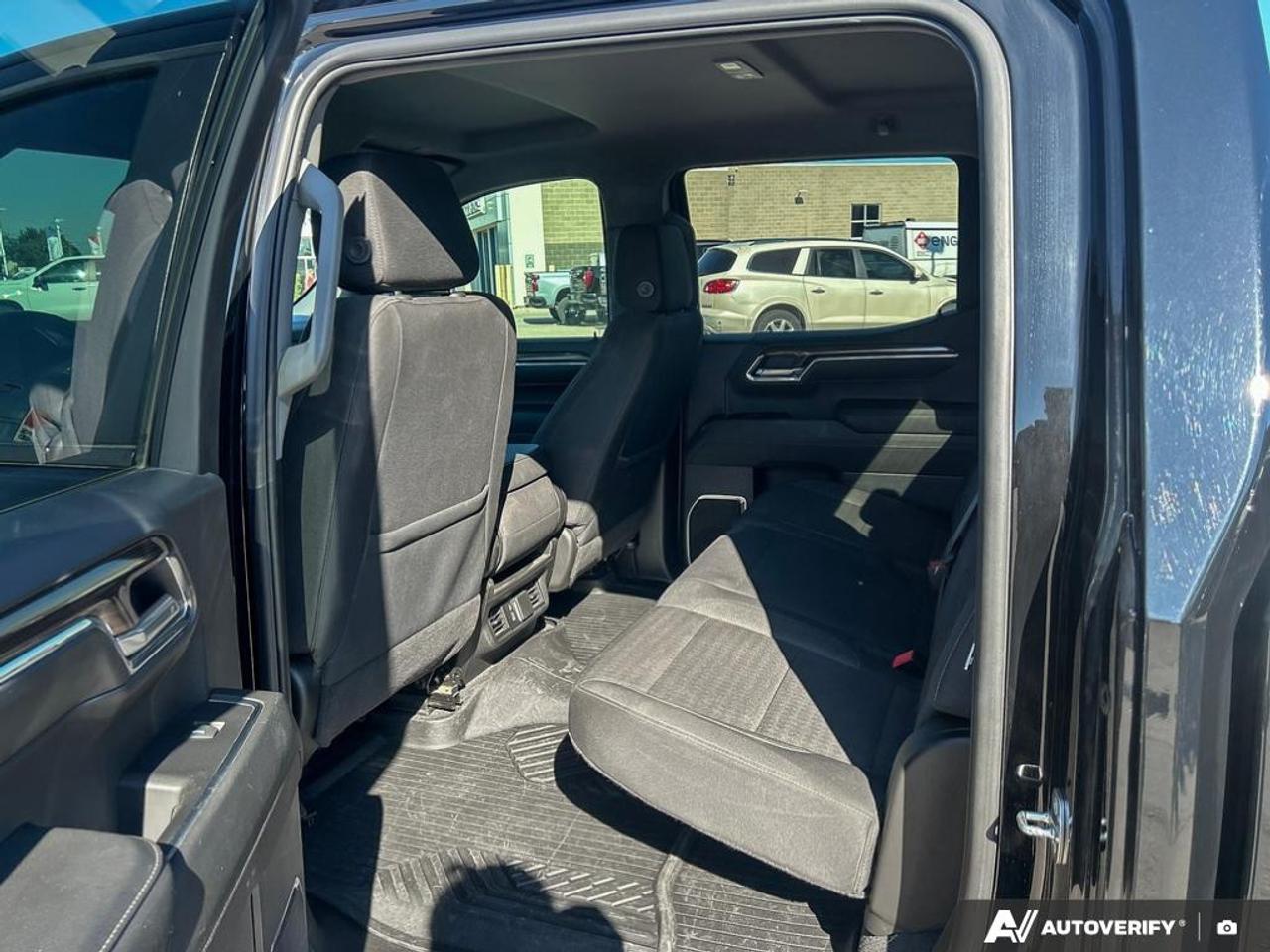 2024 Chevrolet Silverado 1500 LT Z71 OFF-ROAD PKG | HEATED STEERING WHEEL | HEATED Photo