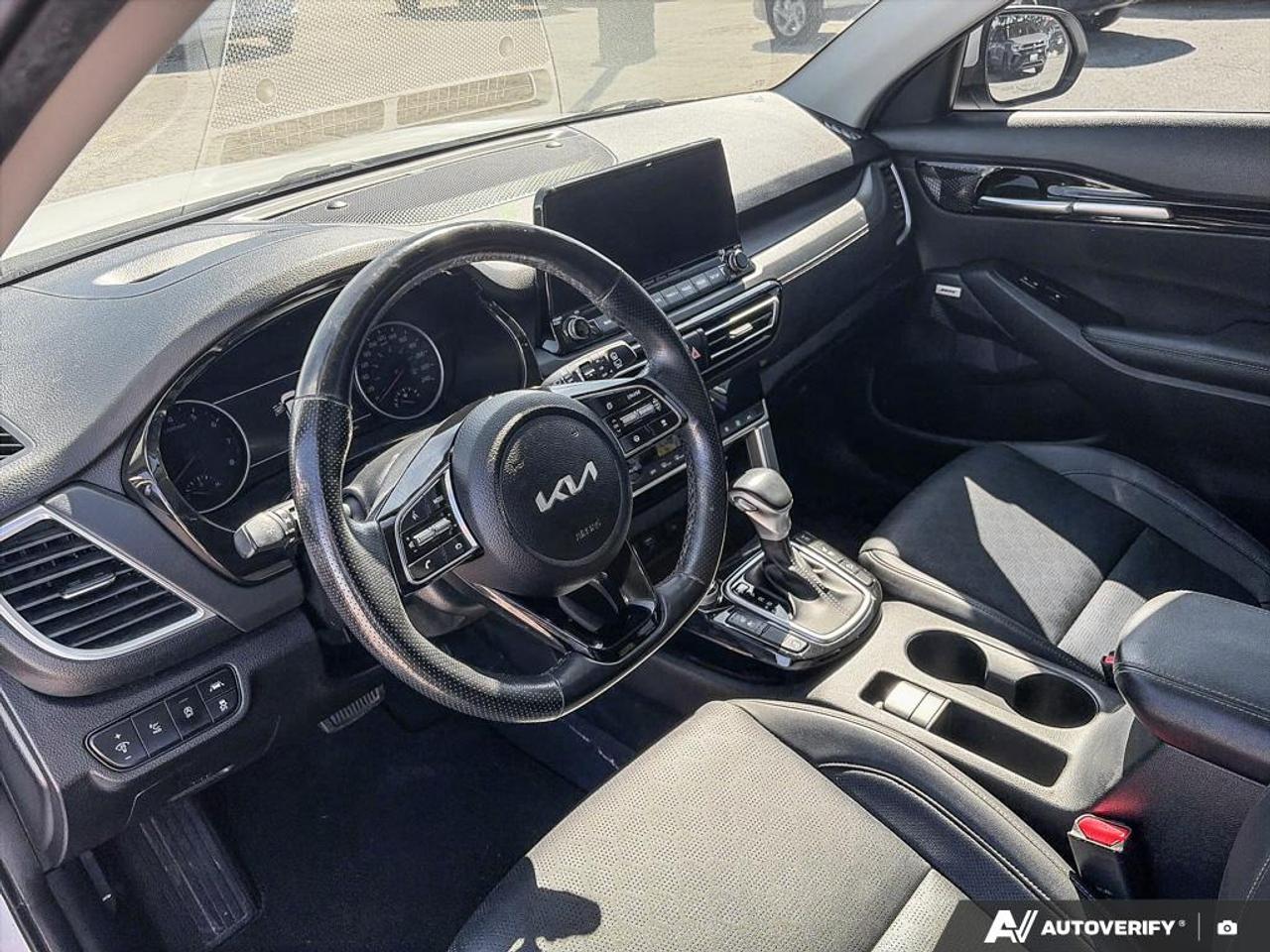2022 Kia Seltos SX Turbo w/Black Interior FULLY LOADED | TURBO POWER & EFFICIENCY Photo