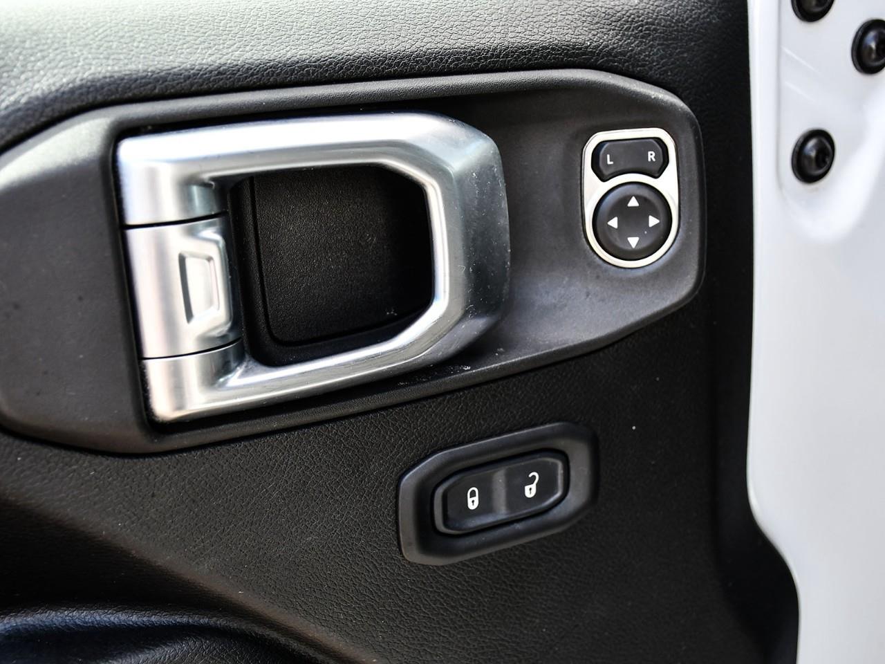 2023 Jeep Wrangler SPORT Photo