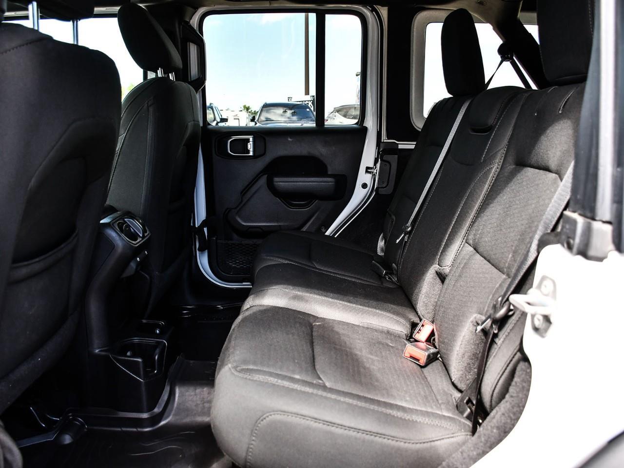 2023 Jeep Wrangler SPORT Photo