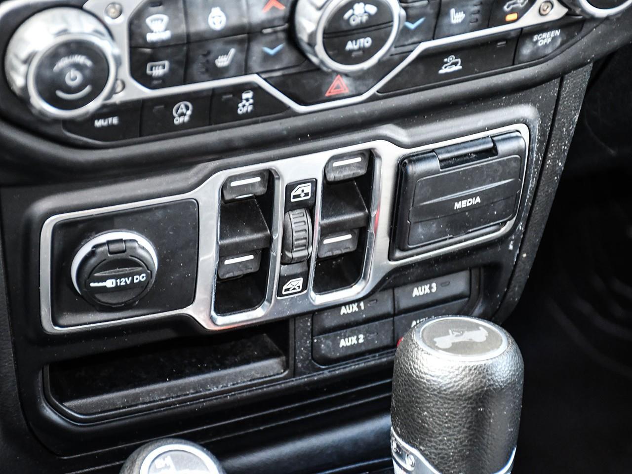 2023 Jeep Wrangler SPORT Photo