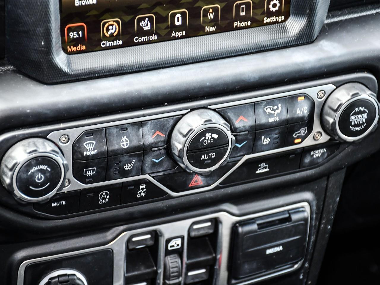 2023 Jeep Wrangler SPORT Photo