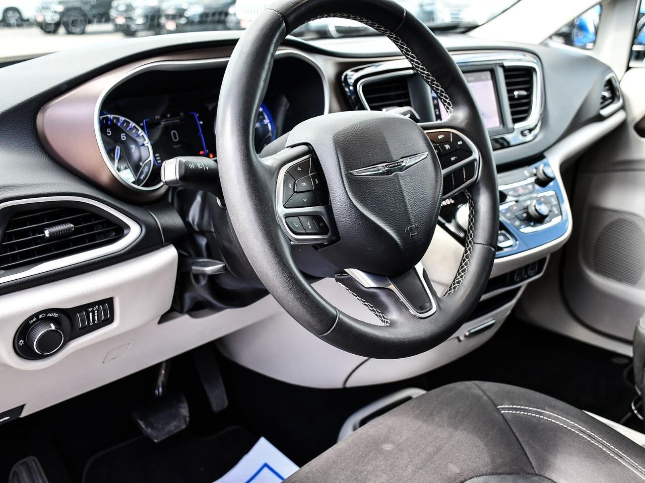 2023 Dodge Grand Caravan SXT Photo