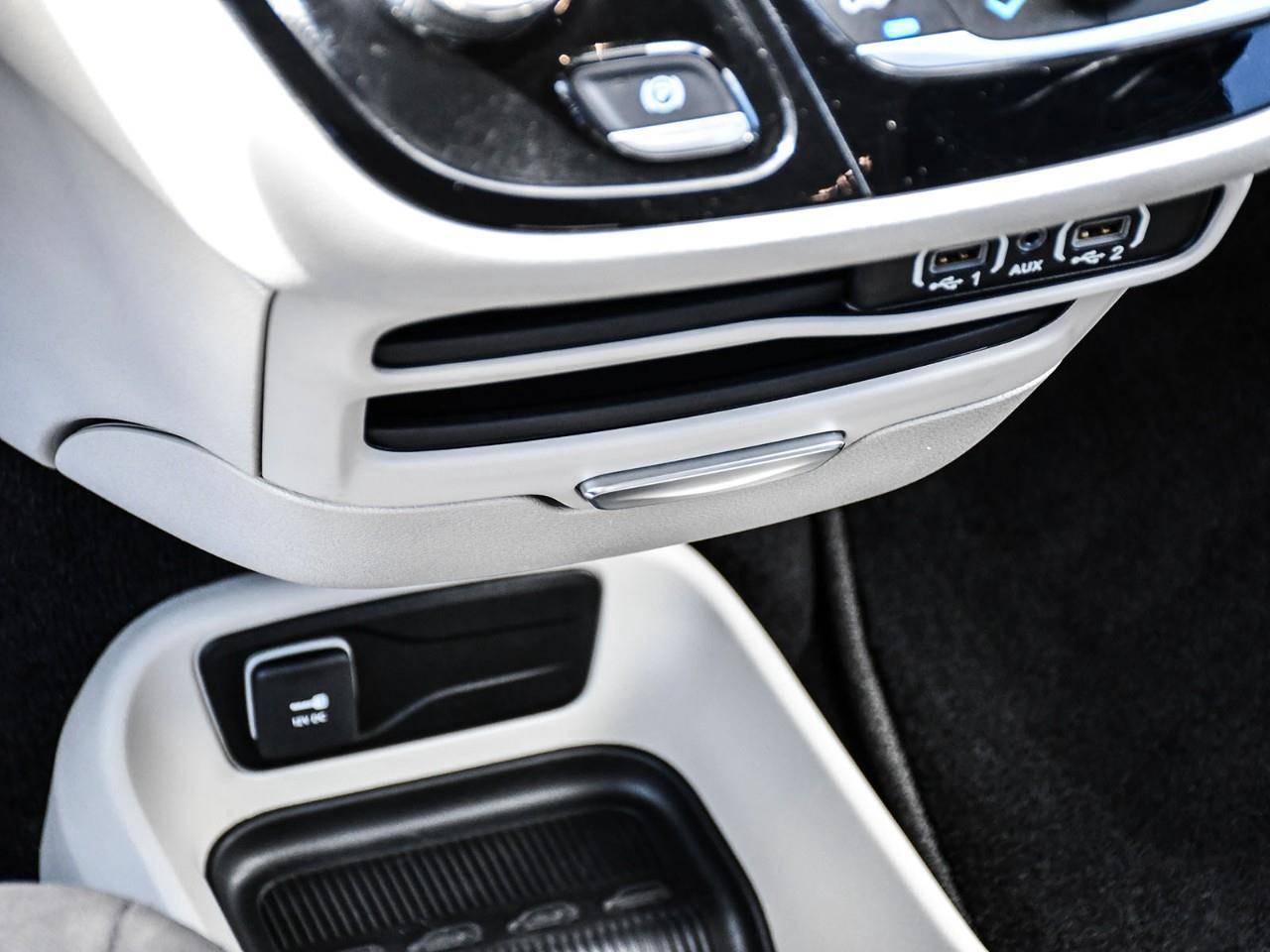 2023 Dodge Grand Caravan SXT Photo