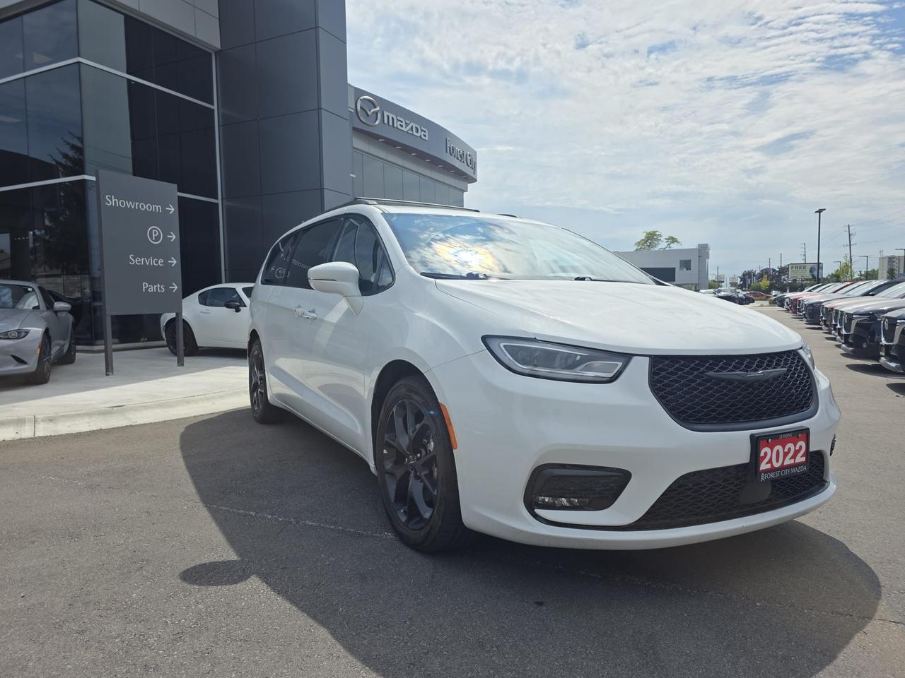 2022 Chrysler Pacifica Touring L Photo