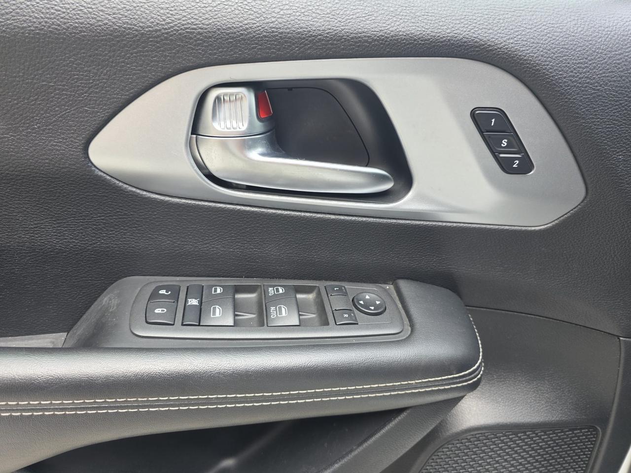 2022 Chrysler Pacifica Touring L Photo