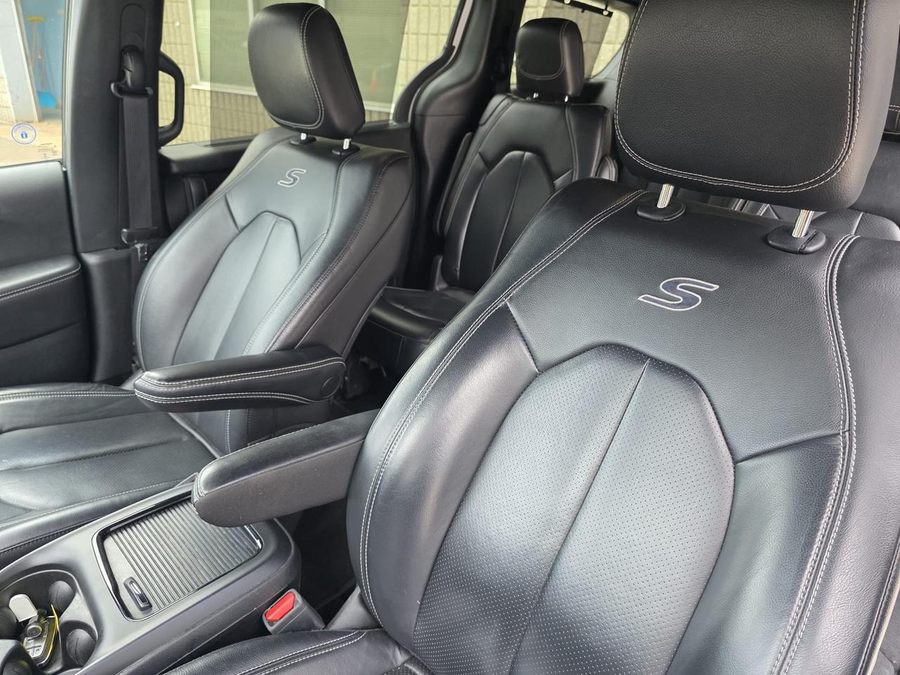2022 Chrysler Pacifica Touring L Photo