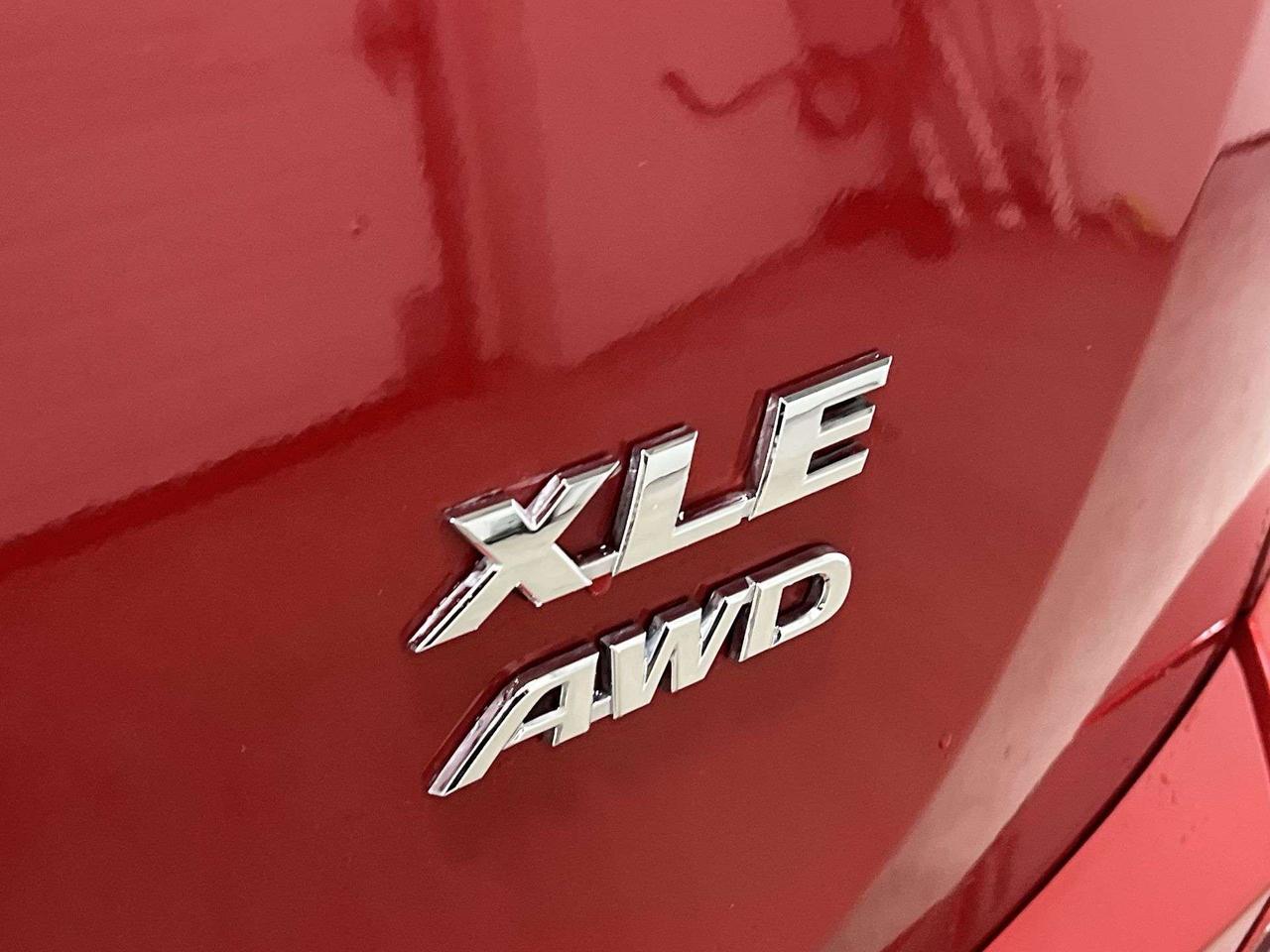 2016 Toyota RAV4 XLE AWD | LOW KMS! | SUNROOF | HTD SEATS | ALLOYS Photo