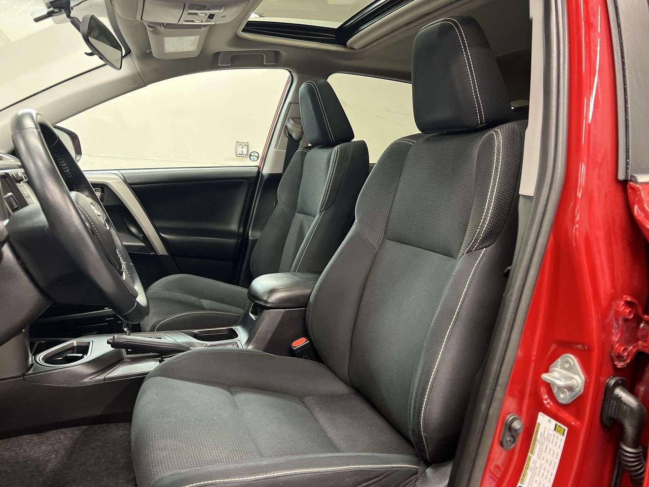2016 Toyota RAV4 XLE AWD | LOW KMS! | SUNROOF | HTD SEATS | ALLOYS Photo