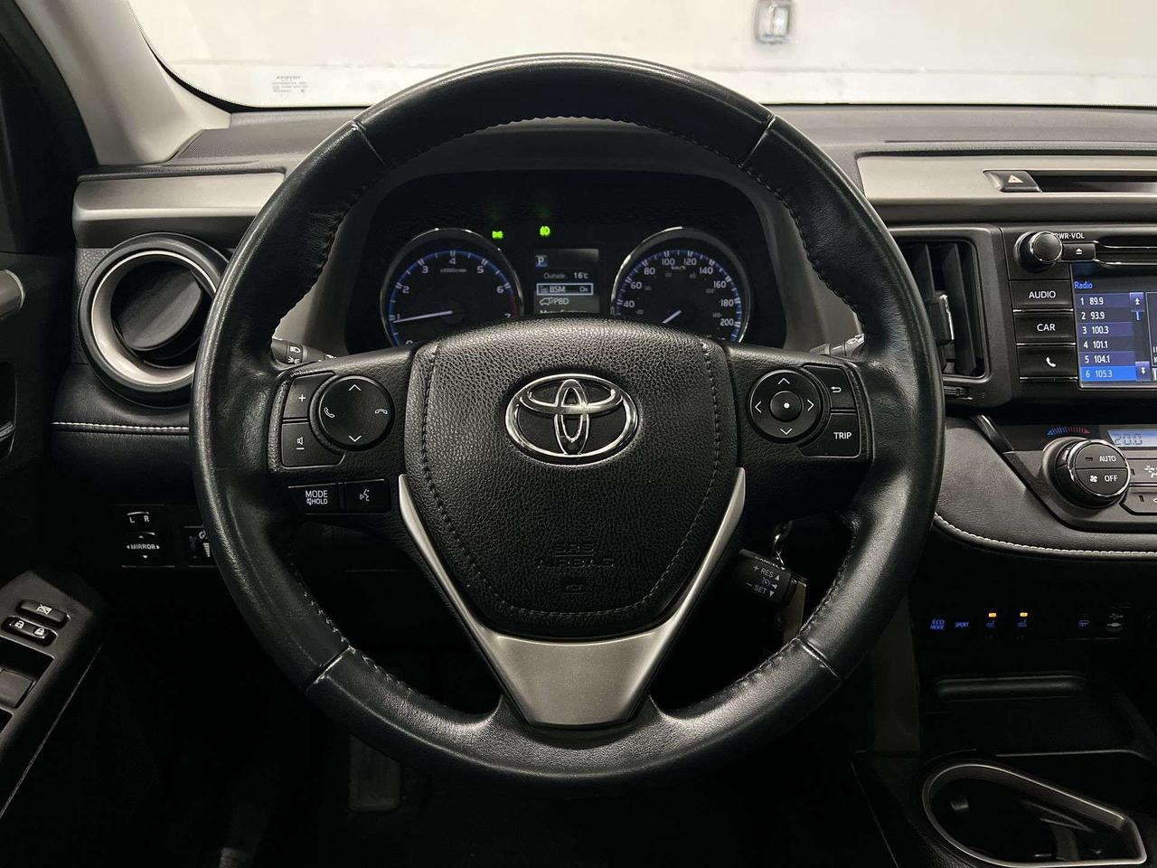 2016 Toyota RAV4 XLE AWD | LOW KMS! | SUNROOF | HTD SEATS | ALLOYS Photo