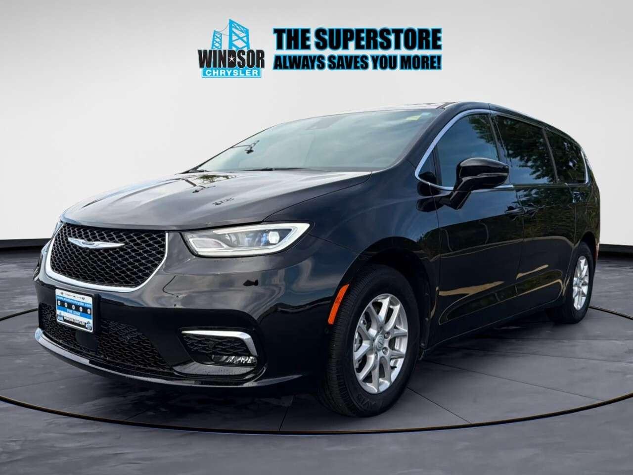 2025 Chrysler Pacifica Select FWD Photo