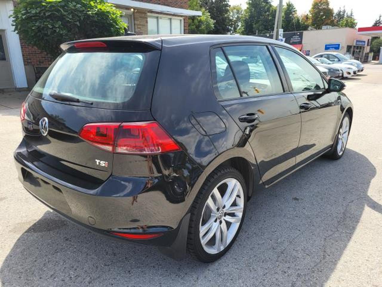 2017 Volkswagen Golf Highline Photo