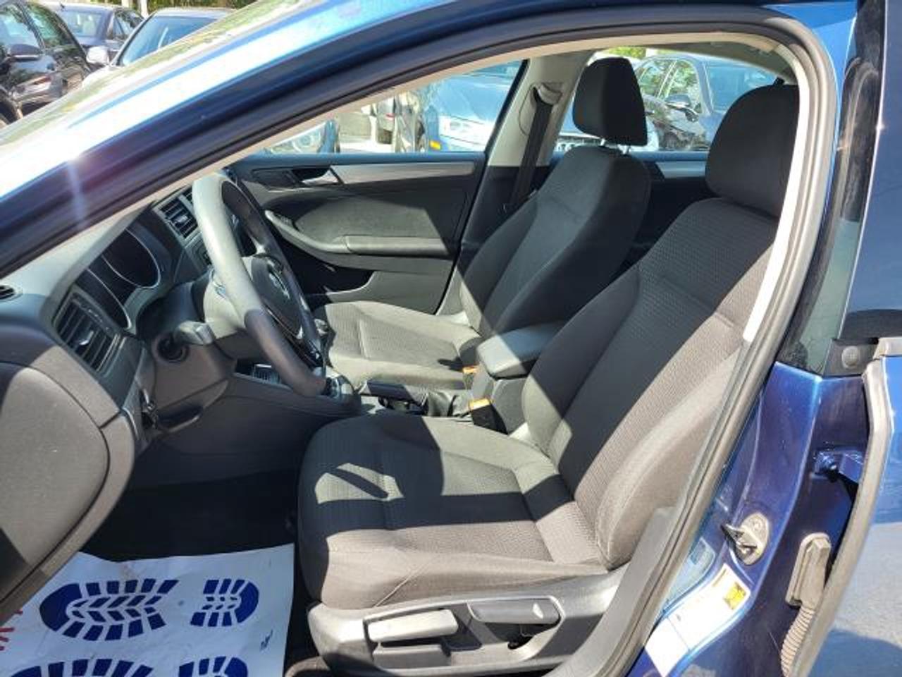 2015 Volkswagen Jetta Trendline Photo