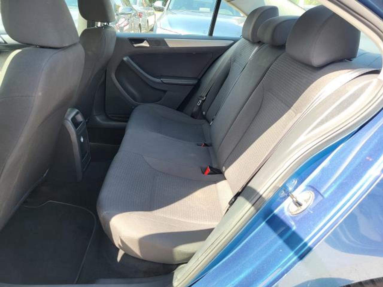 2015 Volkswagen Jetta Trendline Photo