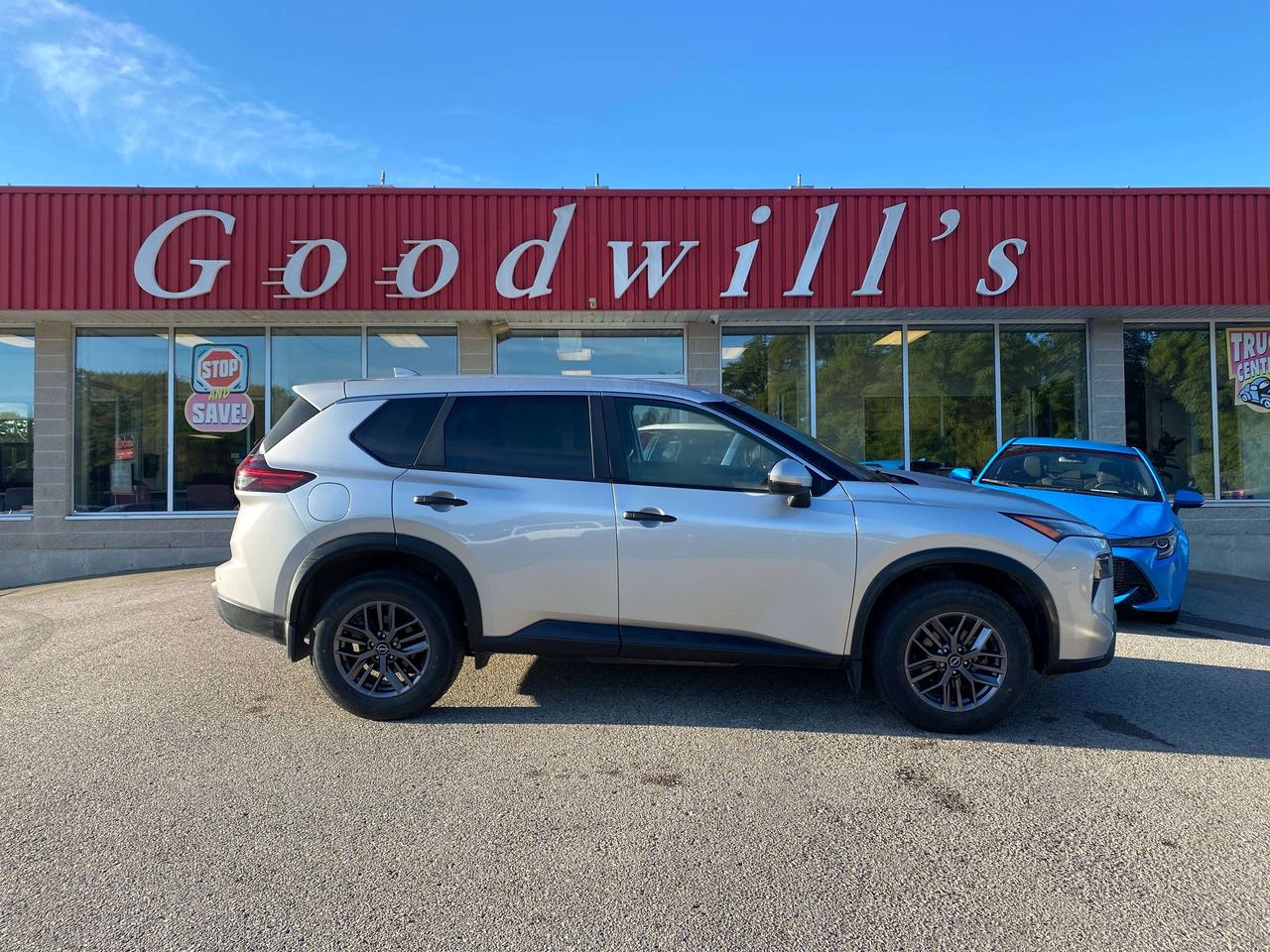 2024 Nissan Rogue S, AWD, REMOTE START, HEATED SEATS, BACK UP CAM!