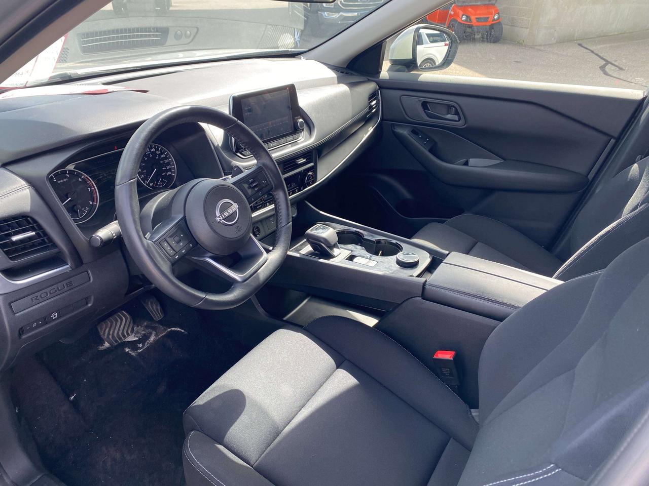 2024 Nissan Rogue S, AWD, REMOTE START, HEATED SEATS, BACK UP CAM! Photo