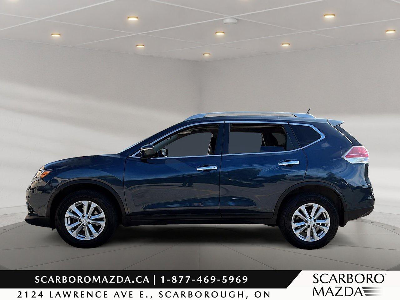 2015 Nissan Rogue SV Photo