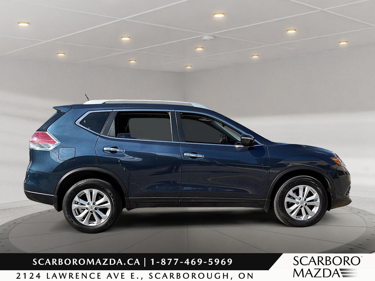 2015 Nissan Rogue SV Photo