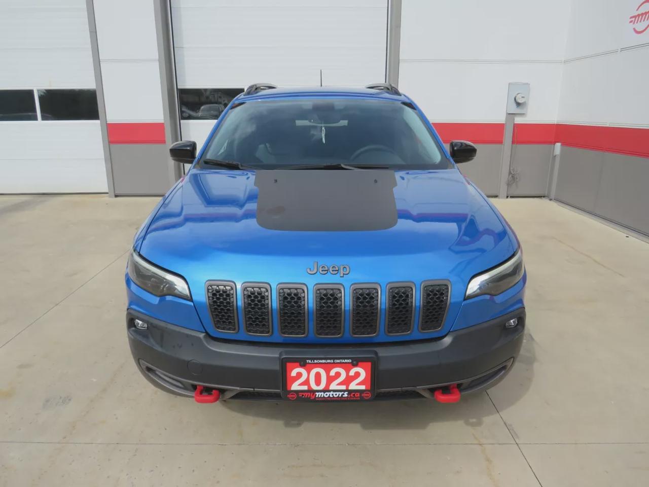 2022 Jeep Cherokee Trailhawk | 4WD | Automatic | Alloy Wheels | All-Terrain Tires | Heated Seats | Heated Steering Wheel | Power Driver Seat | Dual-Zone Climate Control | Touchscreen Display | Navigation | Bluetooth | Back-Up Camera | Blind Spot Monitor | Cross-Traffic Aler Photo5