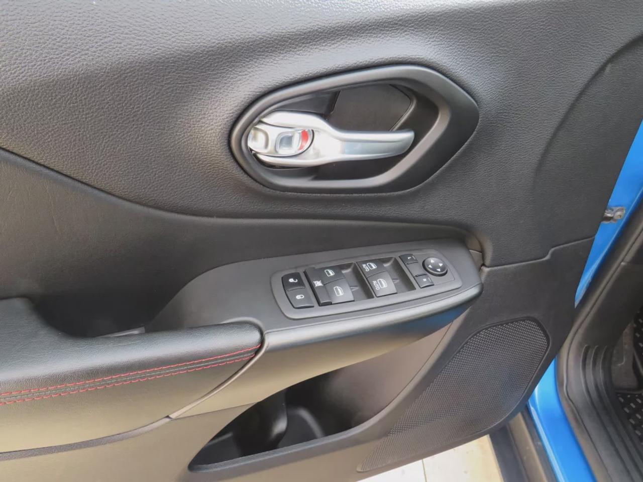 2022 Jeep Cherokee Trailhawk | 4WD | Automatic | Alloy Wheels | All-Terrain Tires | Heated Seats | Heated Steering Wheel | Power Driver Seat | Dual-Zone Climate Control | Touchscreen Display | Navigation | Bluetooth | Back-Up Camera | Blind Spot Monitor | Cross-Traffic Aler Photo