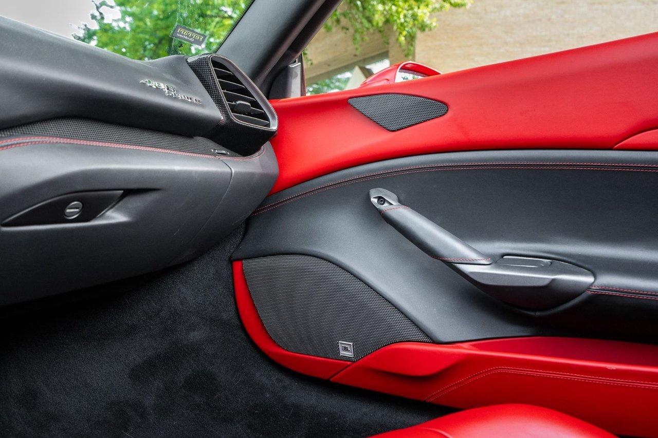 2017 Ferrari 488 Spider Spider Photo