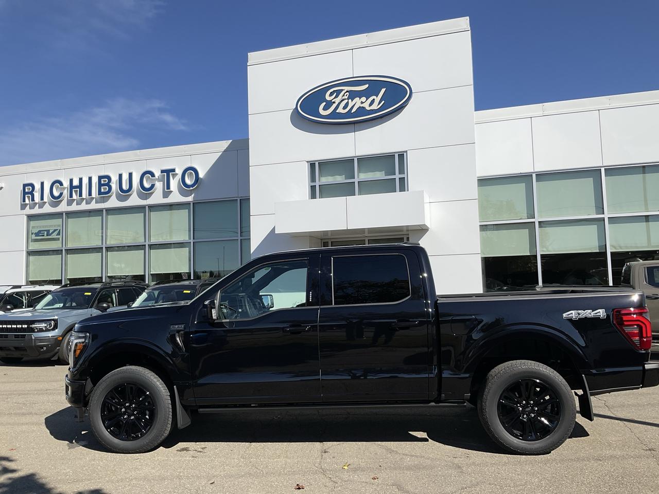 2026 Ford F-150 Platinum Photo2