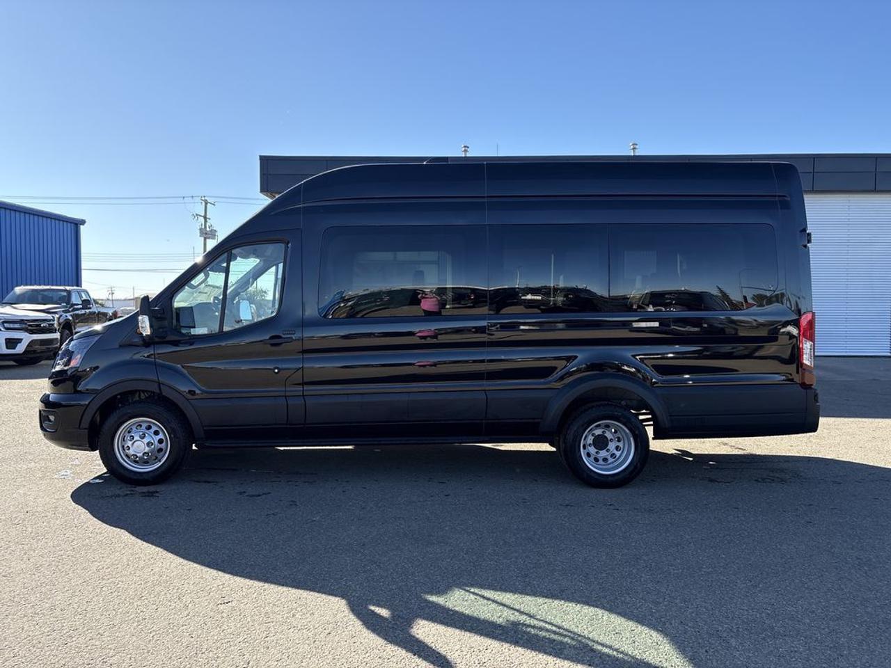 2027 Ford Transit Passenger Wagon XLT 302A Photo3