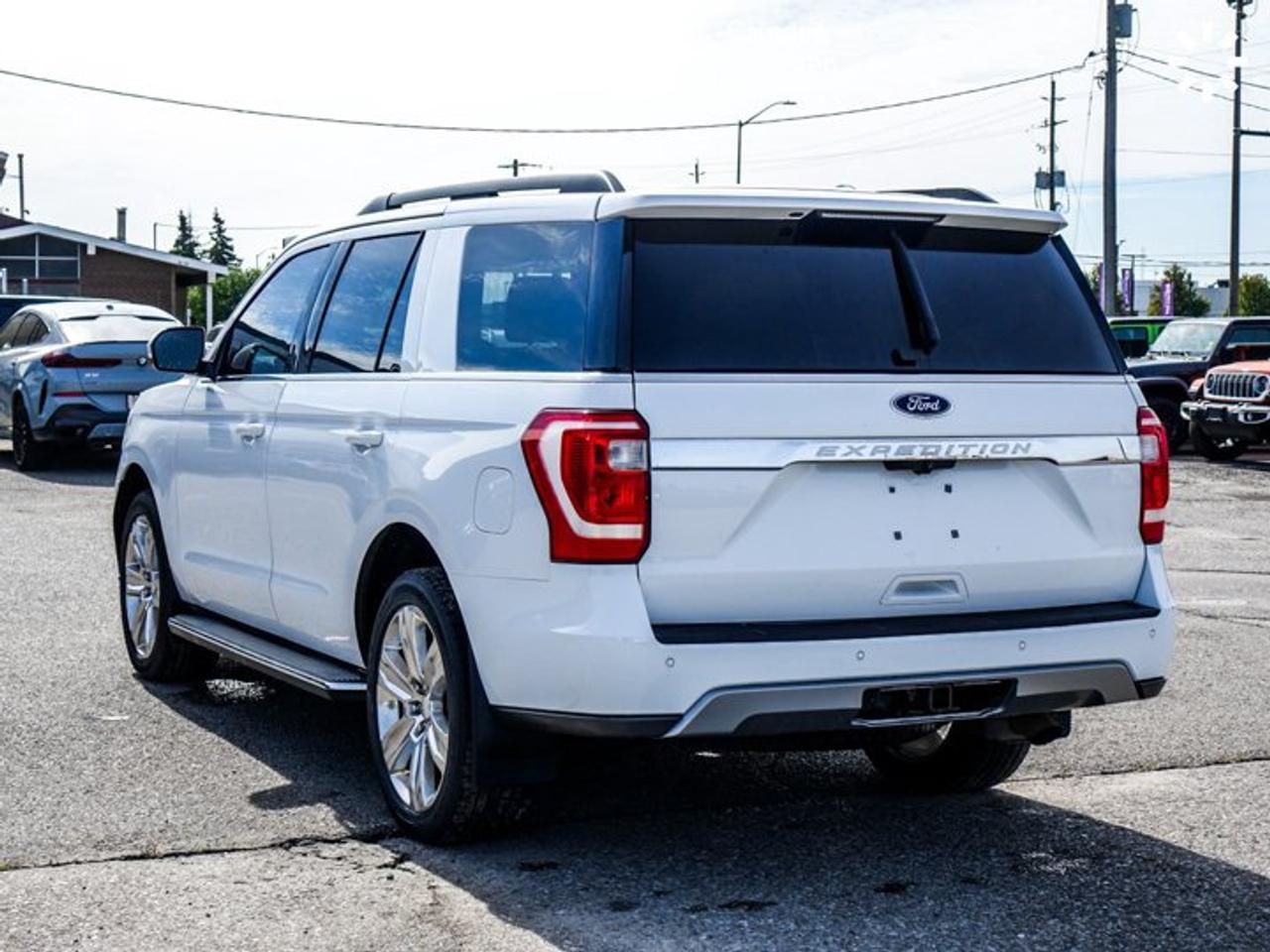 2019 Ford Expedition XLT 3.5L EcoBoost V6 | Equipment Group 202A | Panoramic Vista Roof | Navigation Photo