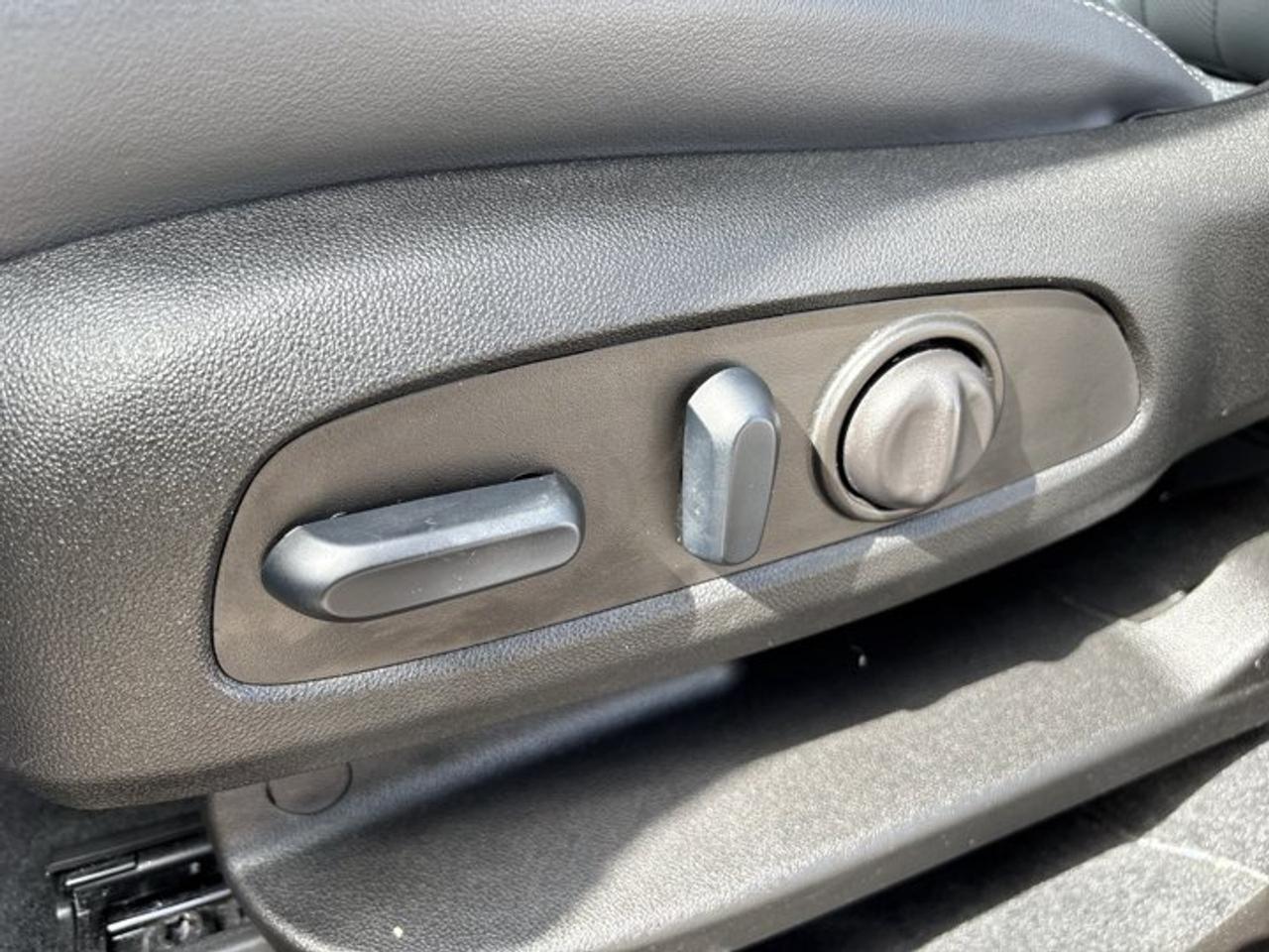 2024 Buick Enclave ST Essence AWD | No Accidents | Pano. Sunroof | Leather Seats Photo