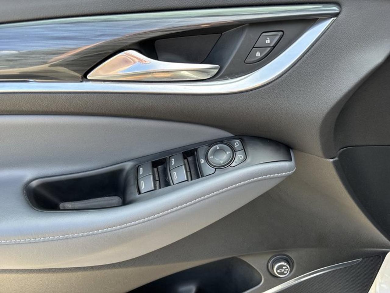 2024 Buick Enclave ST Essence AWD | No Accidents | Pano. Sunroof | Leather Seats Photo