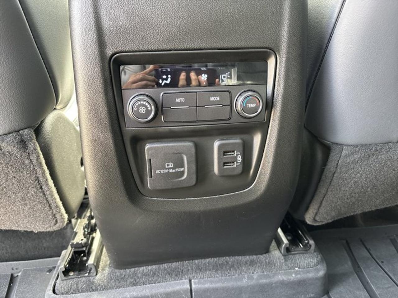 2024 Buick Enclave ST Essence AWD | No Accidents | Pano. Sunroof | Leather Seats Photo
